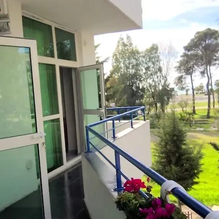 Perla 3 - Seaview & Central Apartment Golem  Exterior photo